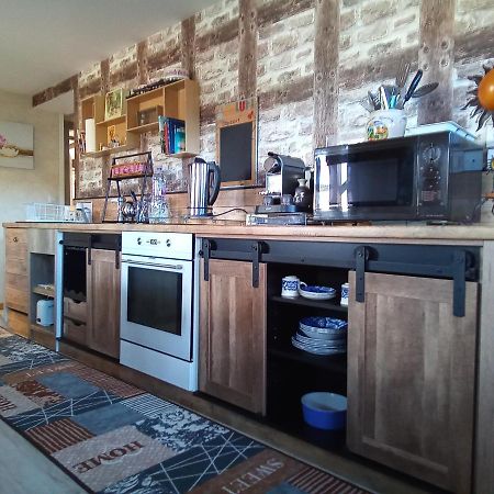 Logement de charme Coinches Extérieur photo