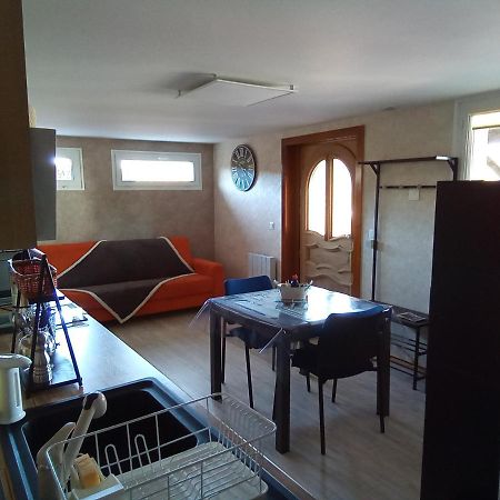 Logement de charme Coinches Extérieur photo