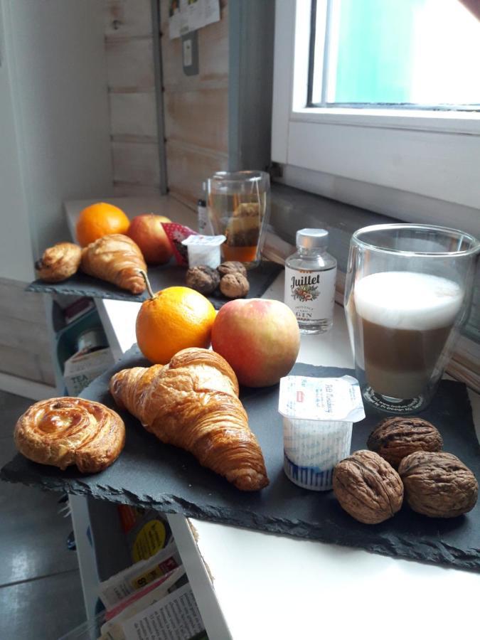Logement de charme Coinches Extérieur photo