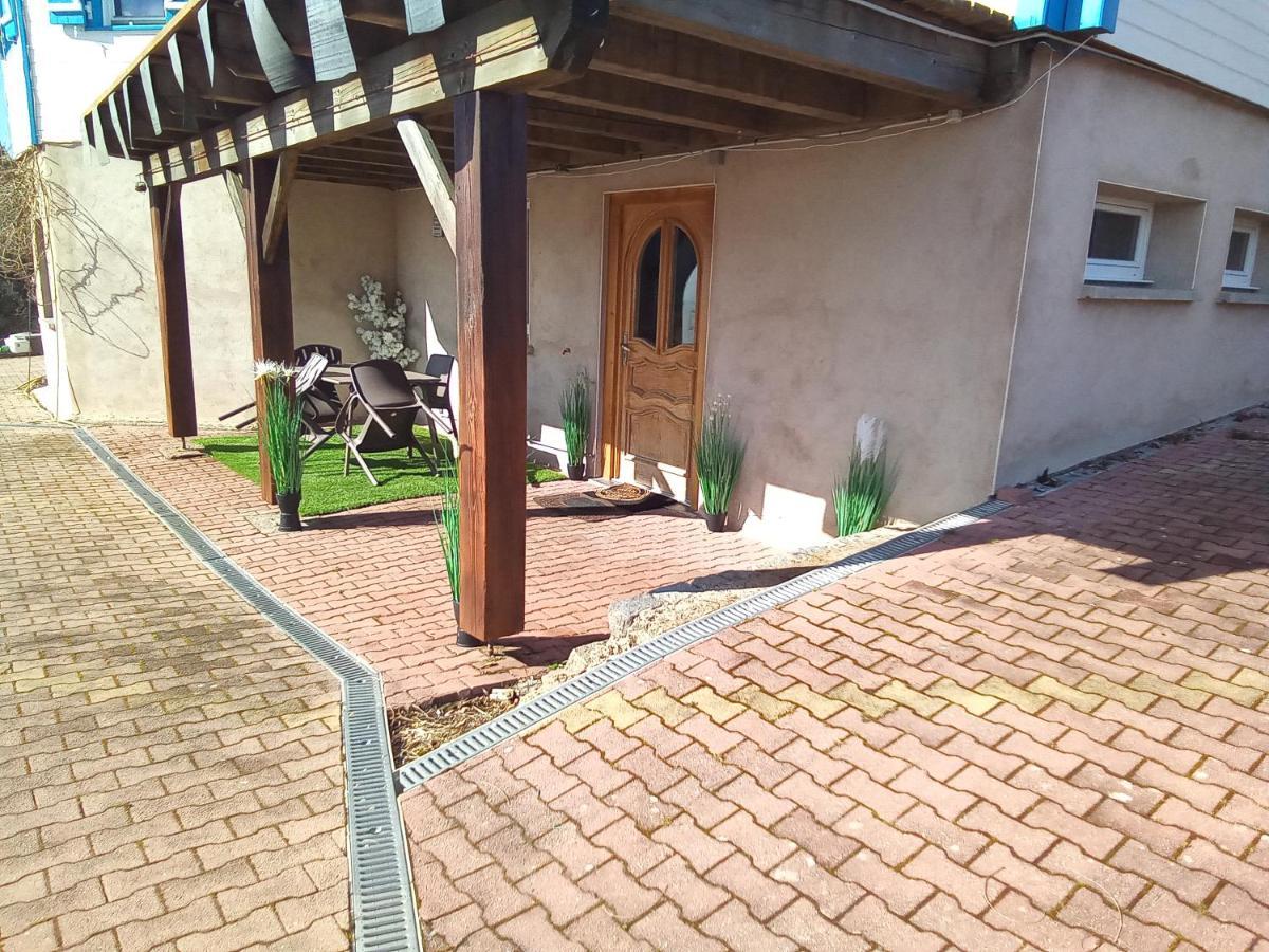 Logement de charme Coinches Extérieur photo